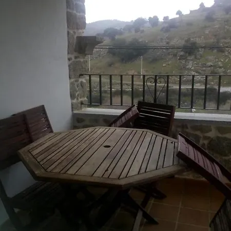 Casa Rural Del Medico I Y Ii * Эррадон-де-Пинарес